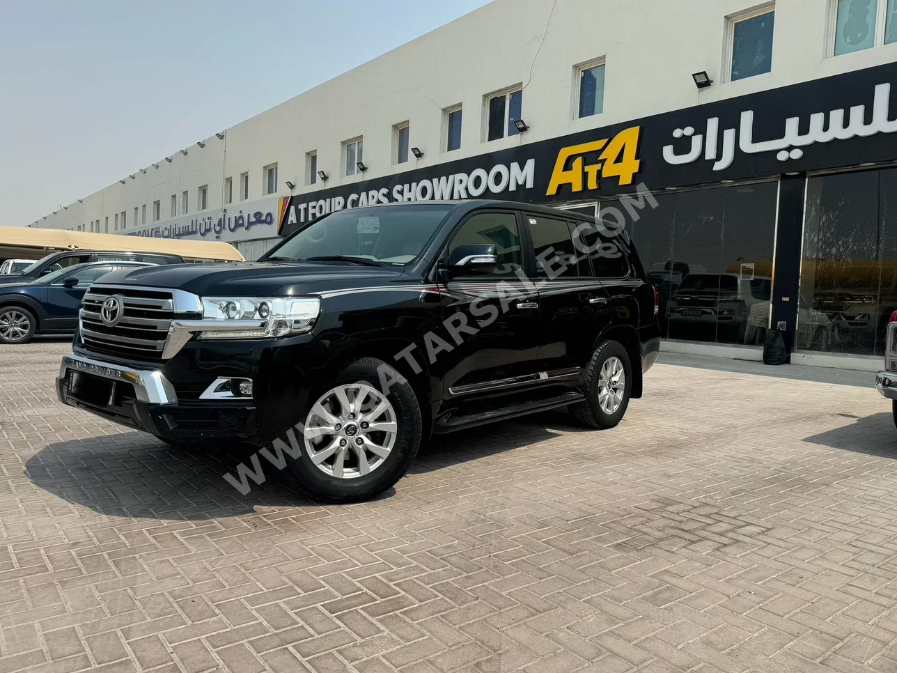 Toyota  Land Cruiser  GXR  2017  Automatic  224٬000 Km  8 Cylinder  Four Wheel Drive (4WD)  SUV  Black