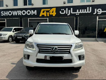 Lexus  LX  570  2013  Automatic  454,000 Km  8 Cylinder  Four Wheel Drive (4WD)  SUV  White