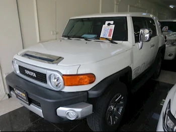  Toyota  FJ Cruiser  2022  Automatic  23,000 Km  6 Cylinder  Four Wheel Drive (4WD)  SUV  White  With Warranty