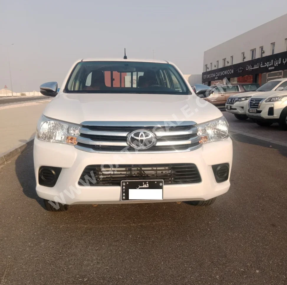 Toyota  Hilux  2021  Manual  13,000 Km  4 Cylinder  Four Wheel Drive (4WD)  Pick Up  White