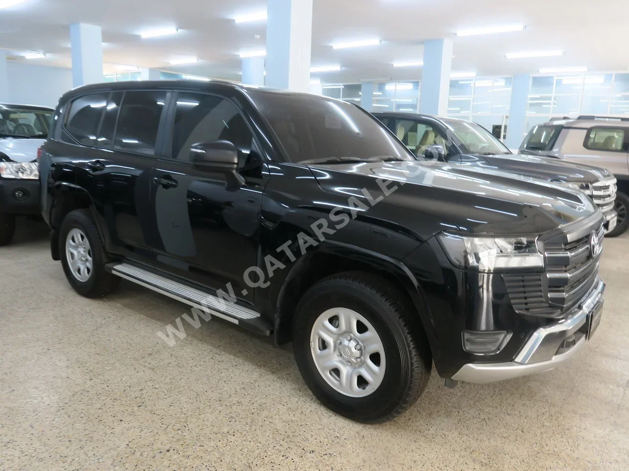 Toyota  Land Cruiser  GX  2023  Automatic  44٬000 Km  6 Cylinder  Four Wheel Drive (4WD)  SUV  Black  With Warranty