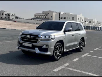  Toyota  Land Cruiser  VXR  2020  Automatic  81,000 Km  8 Cylinder  Four Wheel Drive (4WD)  SUV  Silver  With Warranty