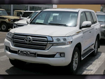 Toyota  Land Cruiser  VXR  2018  Automatic  226,000 Km  8 Cylinder  Four Wheel Drive (4WD)  SUV  White