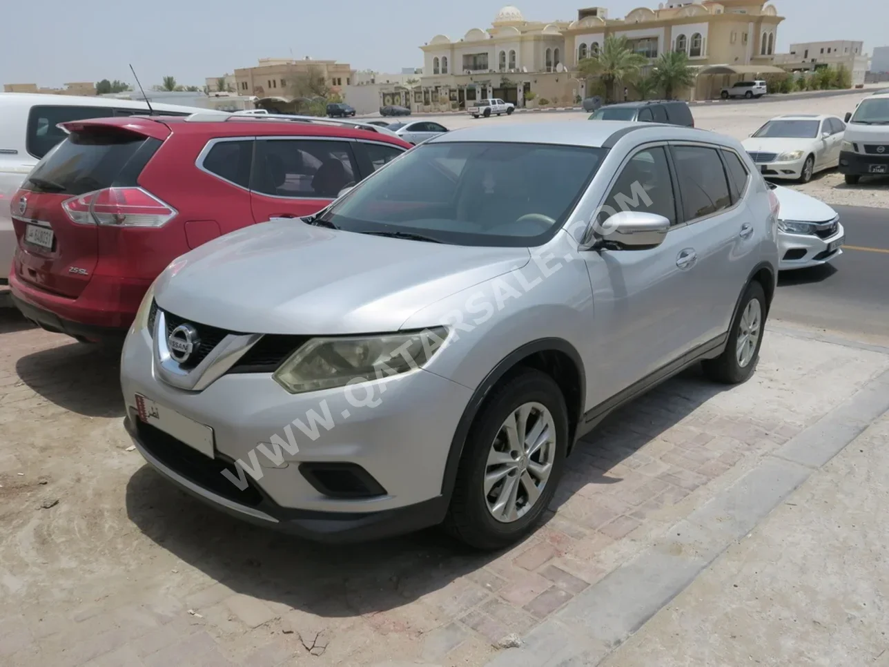 Nissan  X-Trail  2015  Automatic  190,000 Km  4 Cylinder  Front Wheel Drive (FWD)  SUV  Silver