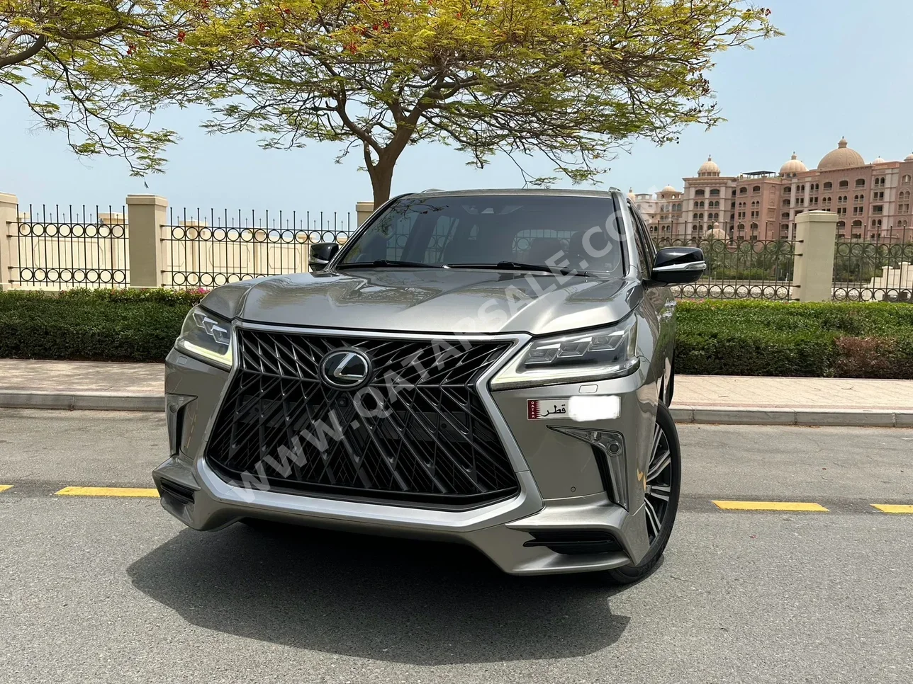 Lexus  LX  570 S  2018  Automatic  71,000 Km  8 Cylinder  Four Wheel Drive (4WD)  SUV  Sonic Titanium