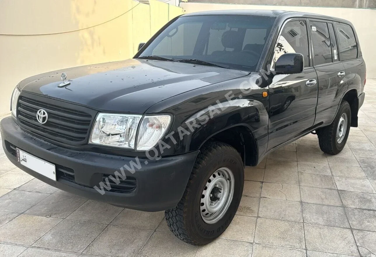 Toyota  Land Cruiser  G  2002  Automatic  200,000 Km  6 Cylinder  Four Wheel Drive (4WD)  SUV  Black