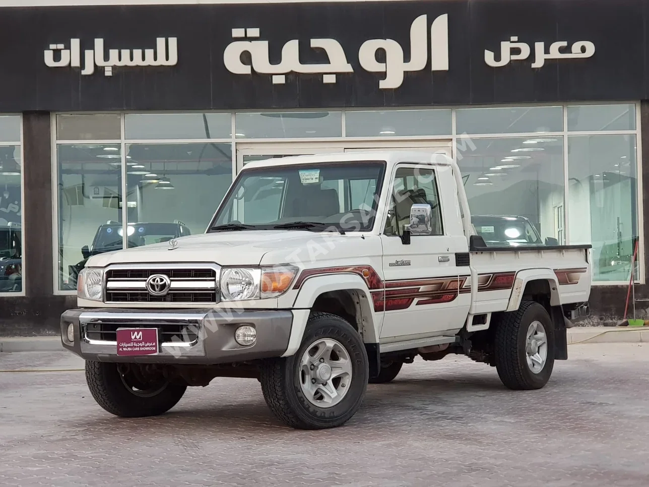 Toyota  Land Cruiser  LX  2016  Manual  77,000 Km  6 Cylinder  Four Wheel Drive (4WD)  Pick Up  White