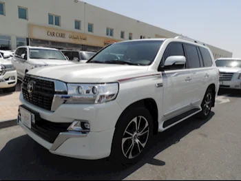 Toyota  Land Cruiser  GXR- Grand Touring  2016  Automatic  418,000 Km  8 Cylinder  Four Wheel Drive (4WD)  SUV  White