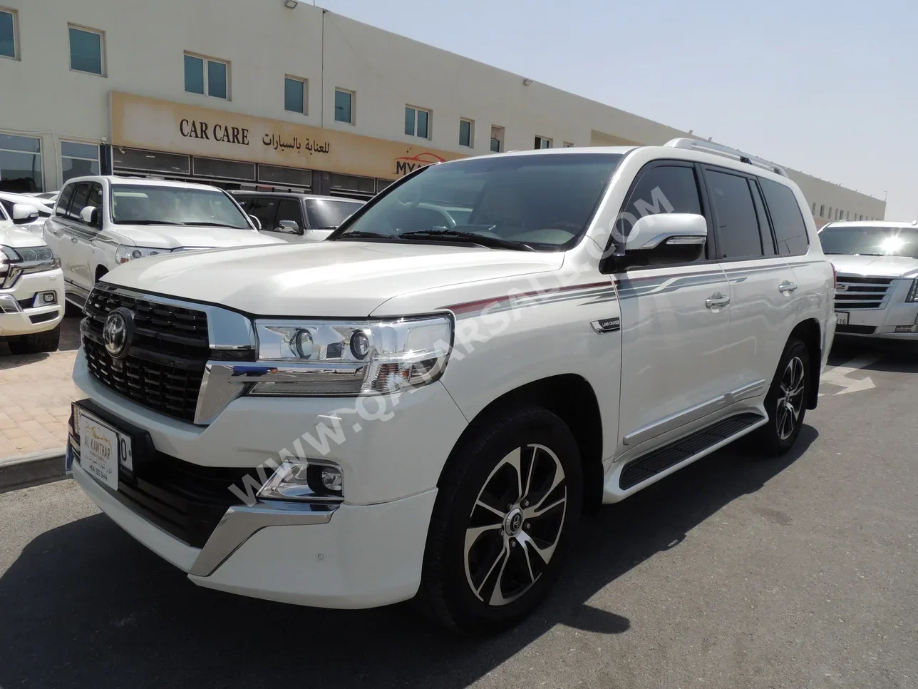 Toyota  Land Cruiser  GXR- Grand Touring  2016  Automatic  418,000 Km  8 Cylinder  Four Wheel Drive (4WD)  SUV  White