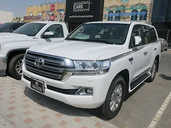 Toyota  Land Cruiser  VXR  2021  Automatic  72,000 Km  6 Cylinder  Four Wheel Drive (4WD)  SUV  White