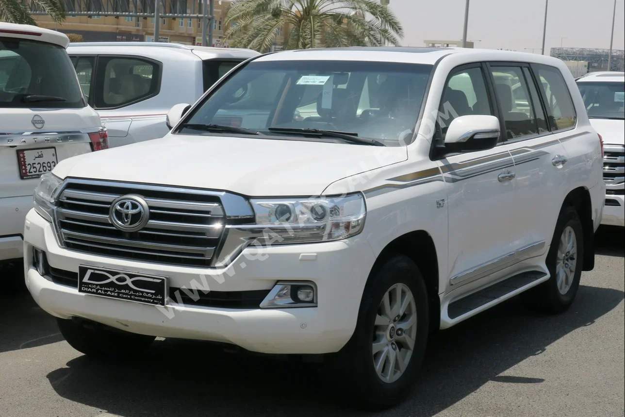 Toyota  Land Cruiser  VXR  2018  Automatic  266,000 Km  8 Cylinder  Four Wheel Drive (4WD)  SUV  White