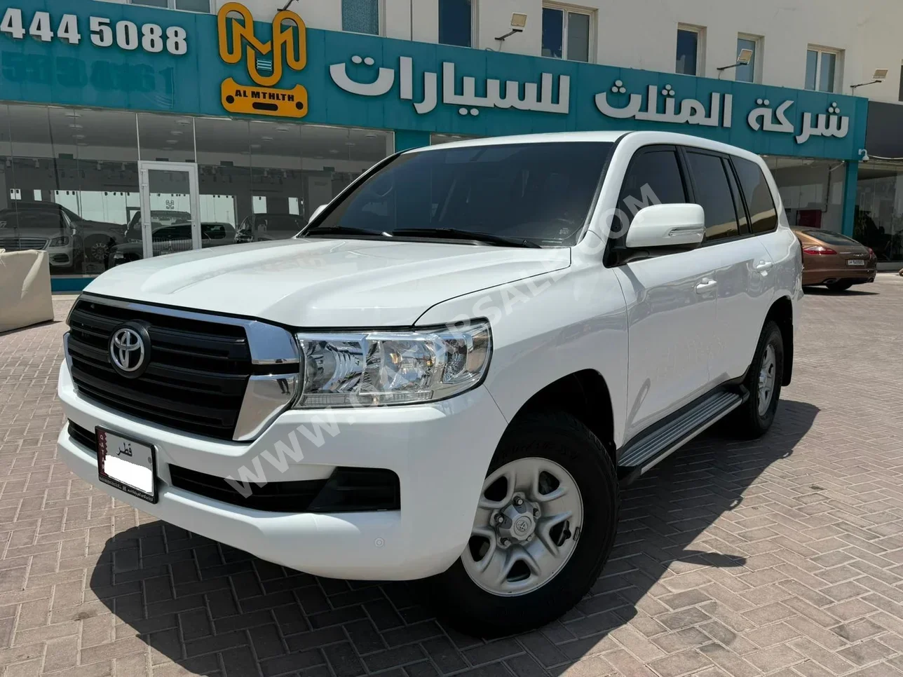 Toyota  Land Cruiser  G  2017  Automatic  272,000 Km  6 Cylinder  Four Wheel Drive (4WD)  SUV  White