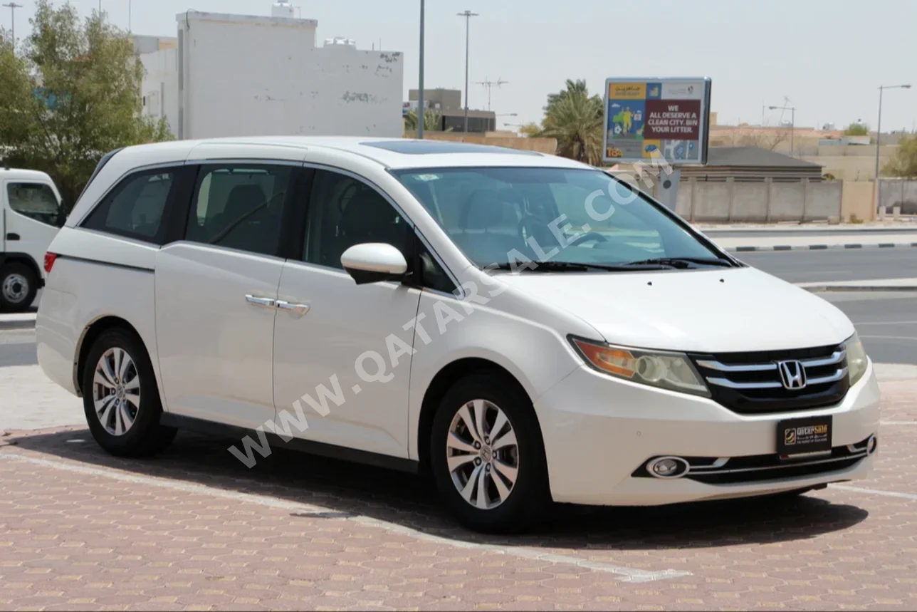 Honda  Odyssey  Touring  2015  Automatic  248,000 Km  6 Cylinder  All Wheel Drive (AWD)  SUV  White