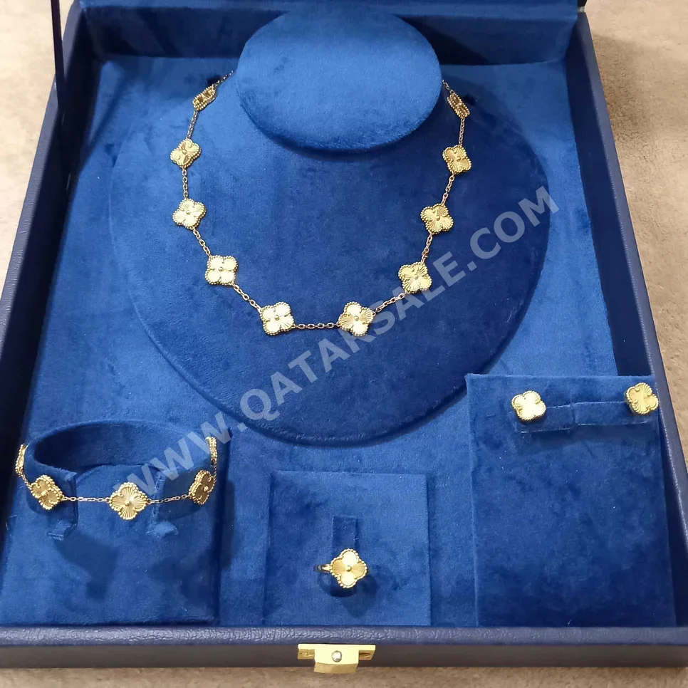 Gold Set  Italy  Woman  By Item ( Designers )  48 Gram  Nature  Yellow Gold  18k