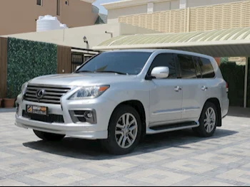 Lexus  LX  570 S  2015  Automatic  114,000 Km  8 Cylinder  Four Wheel Drive (4WD)  SUV  Silver