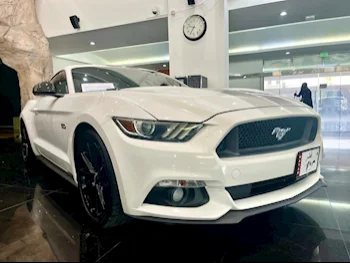 Ford  Mustang  GT  2016  Automatic  137,500 Km  8 Cylinder  Rear Wheel Drive (RWD)  Coupe / Sport  White