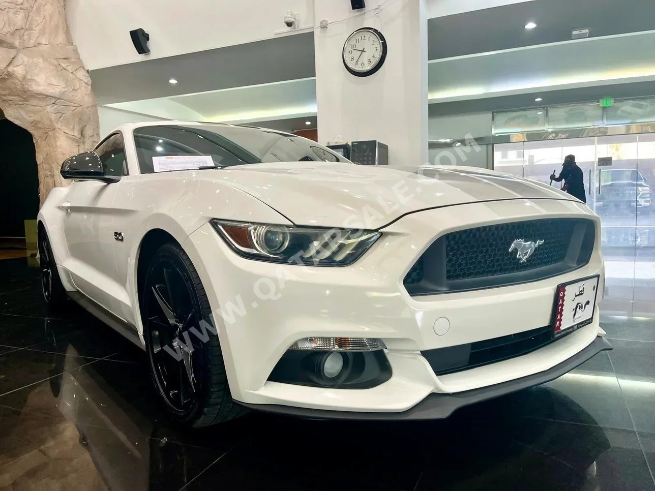 Ford  Mustang  GT  2016  Automatic  137,500 Km  8 Cylinder  Rear Wheel Drive (RWD)  Coupe / Sport  White