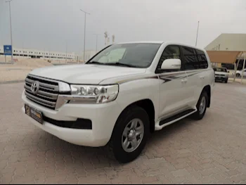 Toyota  Land Cruiser  GXR  2018  Automatic  260,000 Km  6 Cylinder  Four Wheel Drive (4WD)  SUV  White