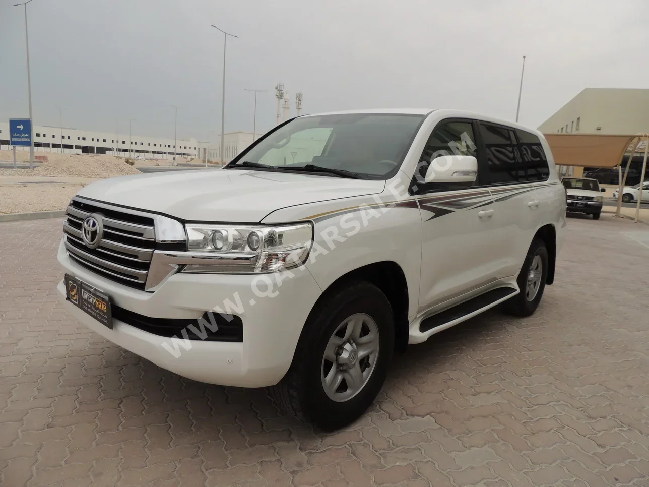 Toyota  Land Cruiser  GXR  2018  Automatic  260,000 Km  6 Cylinder  Four Wheel Drive (4WD)  SUV  White