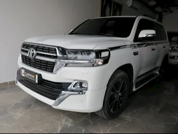 Toyota  Land Cruiser  GXR- Grand Touring  2021  Automatic  108,000 Km  6 Cylinder  Four Wheel Drive (4WD)  SUV  White