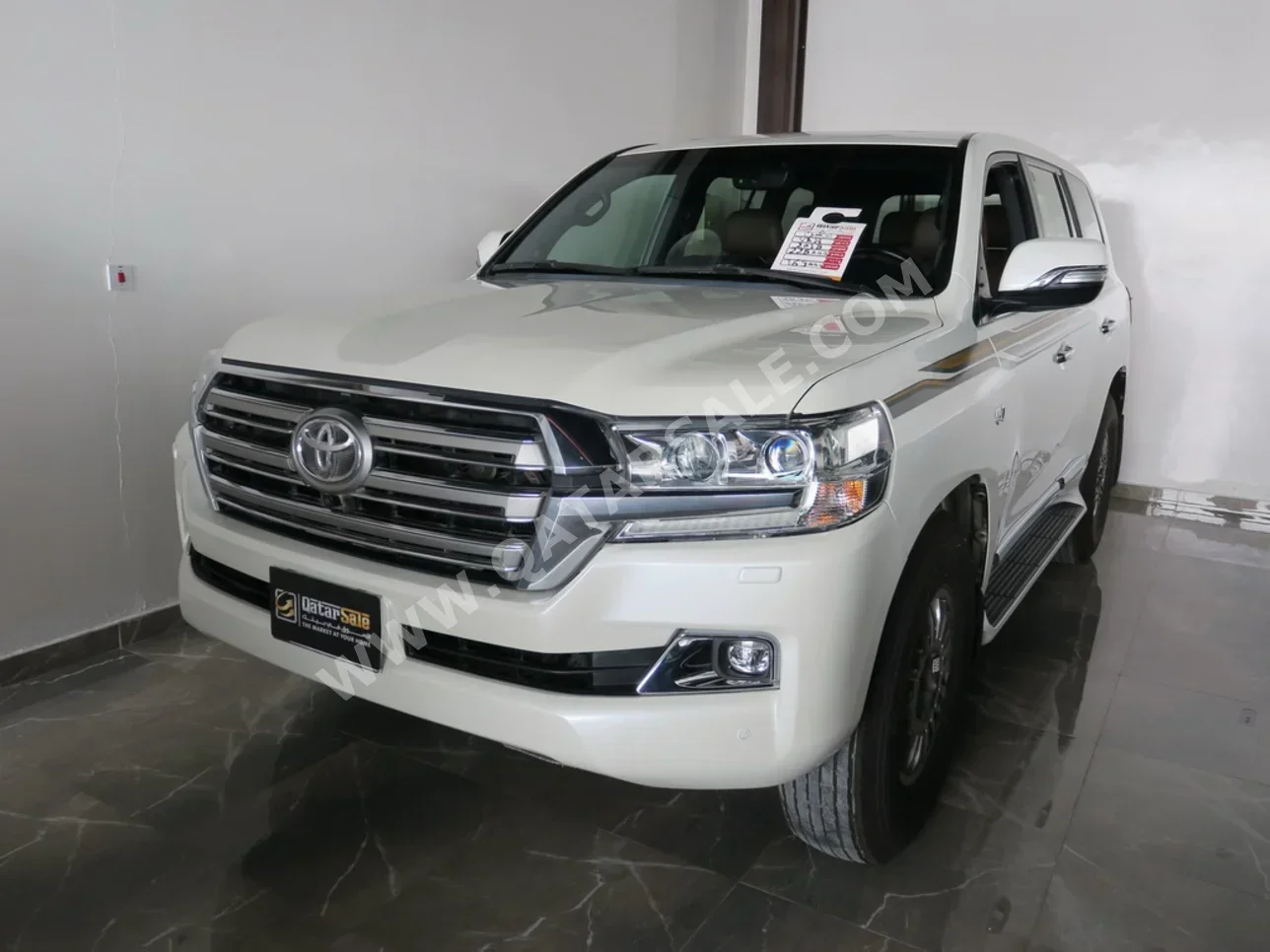 Toyota  Land Cruiser  VXR  2018  Automatic  228,000 Km  8 Cylinder  Four Wheel Drive (4WD)  SUV  White