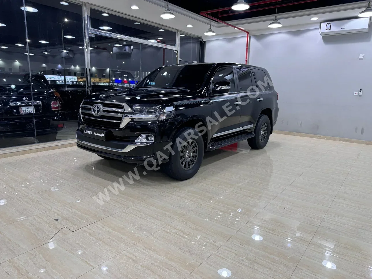 Toyota  Land Cruiser  GXR- Grand Touring  2019  Automatic  206,000 Km  8 Cylinder  Four Wheel Drive (4WD)  SUV  Black