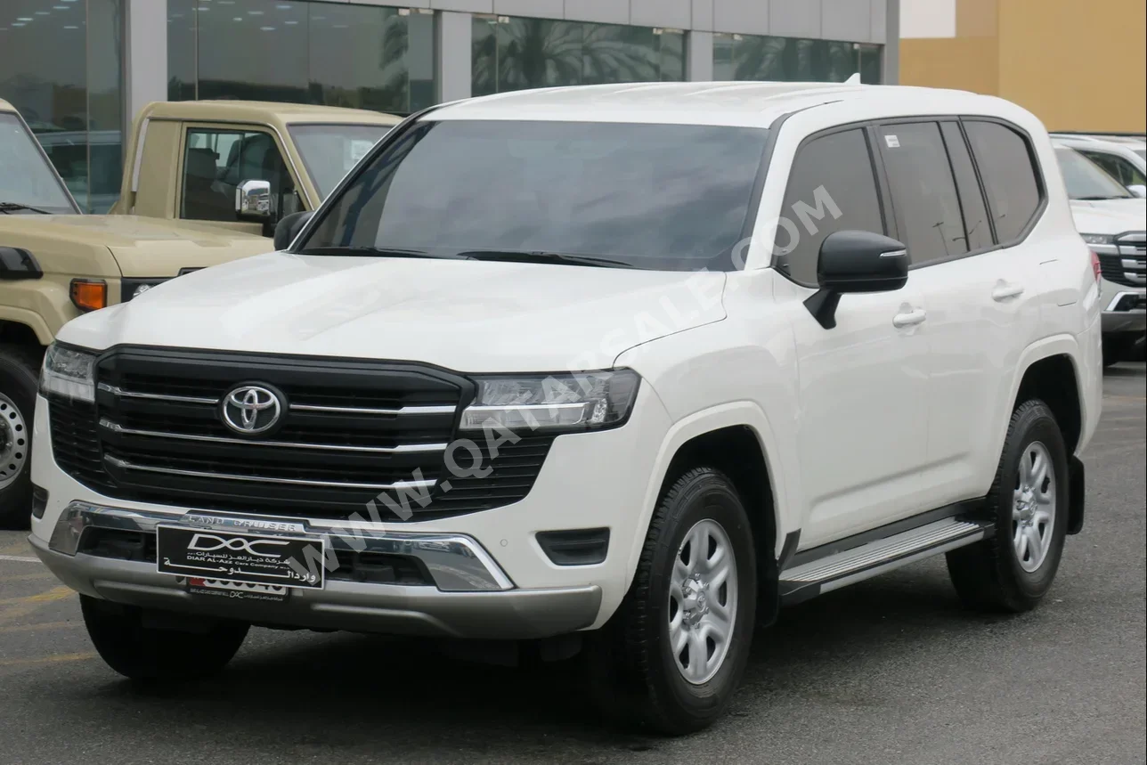 Toyota  Land Cruiser  GX  2023  Automatic  33,000 Km  6 Cylinder  Four Wheel Drive (4WD)  SUV  White  With Warranty