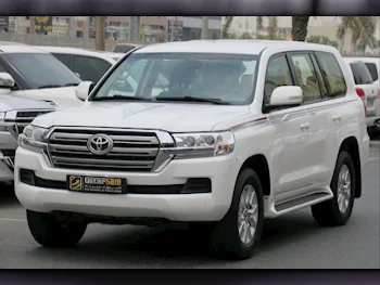 Toyota  Land Cruiser  GXR  2021  Automatic  136,000 Km  6 Cylinder  Four Wheel Drive (4WD)  SUV  White