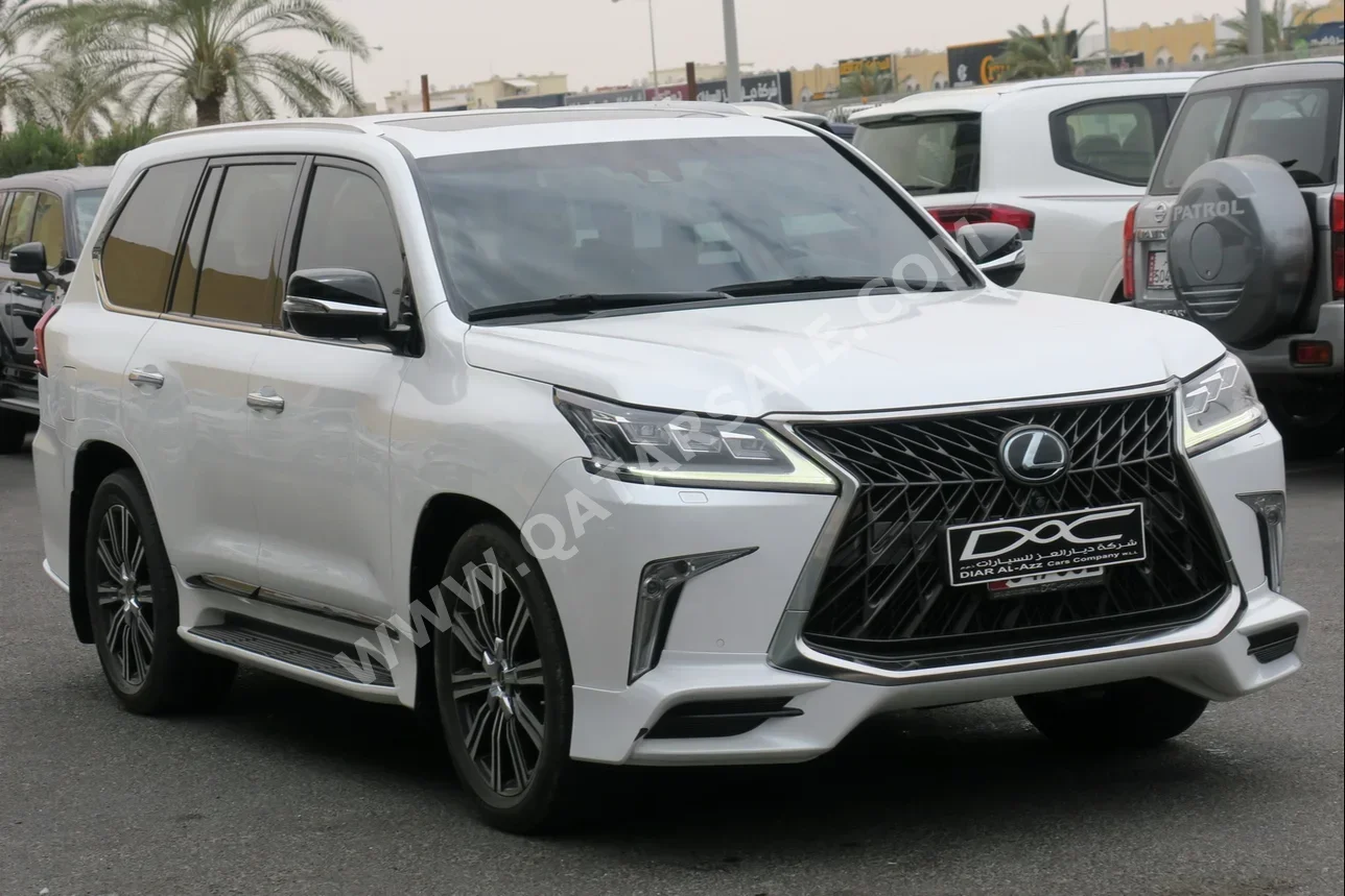 Lexus  LX  570  2018  Automatic  116,000 Km  8 Cylinder  Four Wheel Drive (4WD)  SUV  White