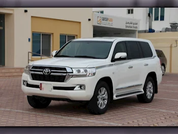 Toyota  Land Cruiser  VXR  2021  Automatic  64,000 Km  8 Cylinder  Four Wheel Drive (4WD)  SUV  White