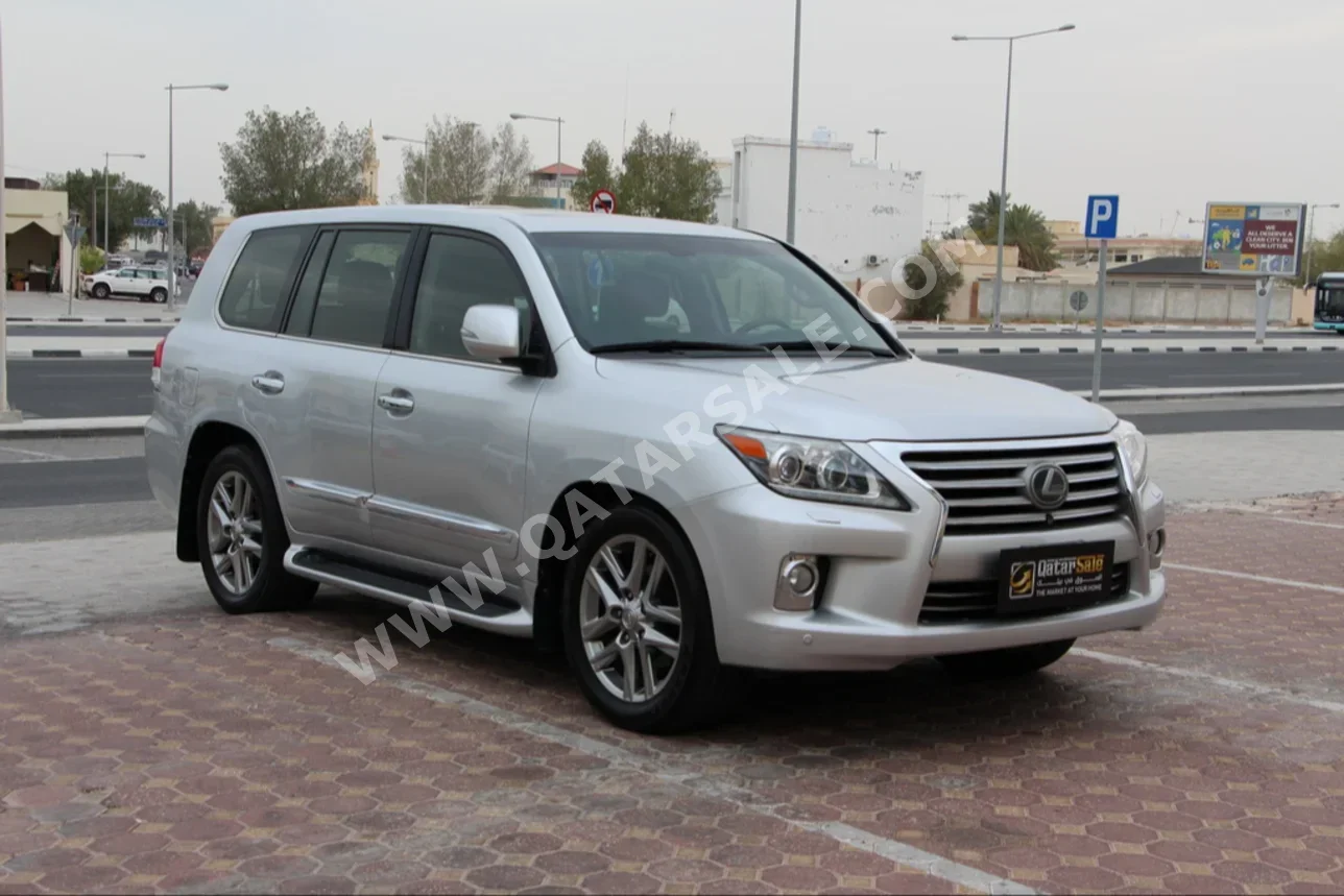 Lexus  LX  570  2012  Automatic  300,000 Km  8 Cylinder  Four Wheel Drive (4WD)  SUV  Silver