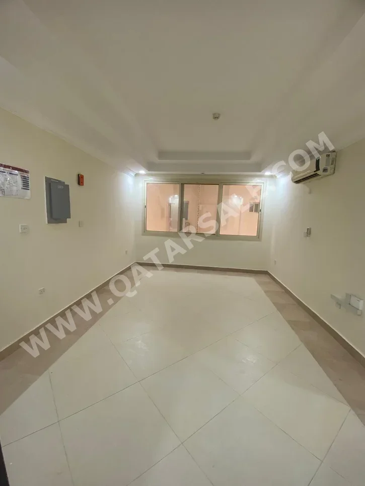 2 Bedrooms  Apartment  in Doha -  Al Sadd  Semi Furnished