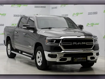 Dodge  Ram  Big Horn  2019  Automatic  36,000 Km  8 Cylinder  Four Wheel Drive (4WD)  Pick Up  Gray