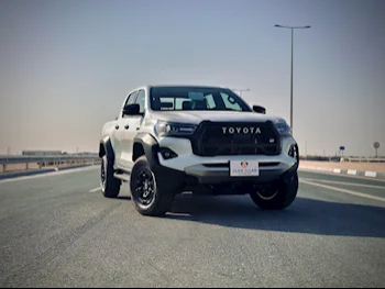 Toyota  Hilux  GR Sport  2024  Automatic  0 Km  6 Cylinder  Four Wheel Drive (4WD)  Pick Up  White