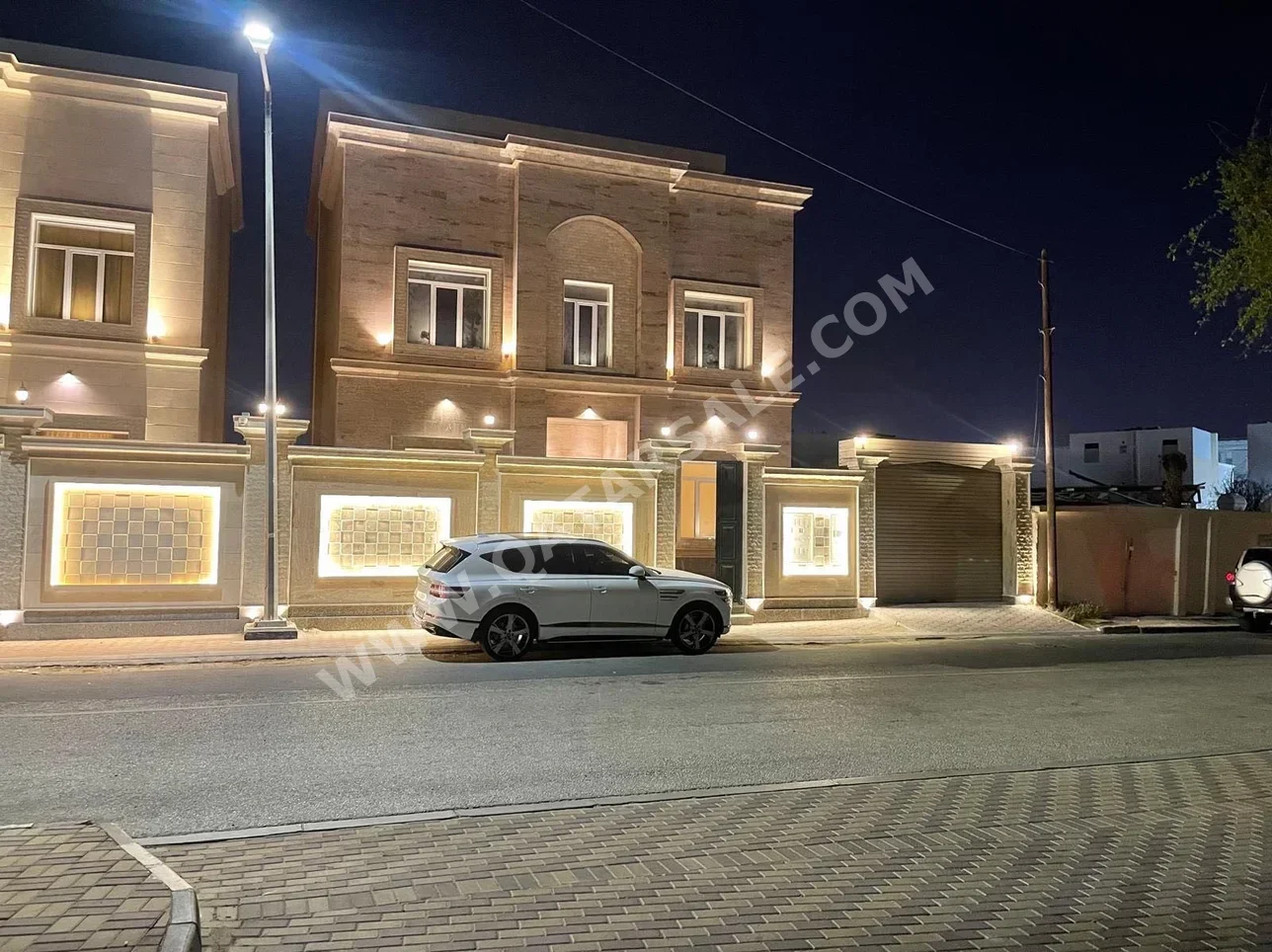 Family Residential  - Not Furnished  - Doha  - Nuaija  - 8 Bedrooms