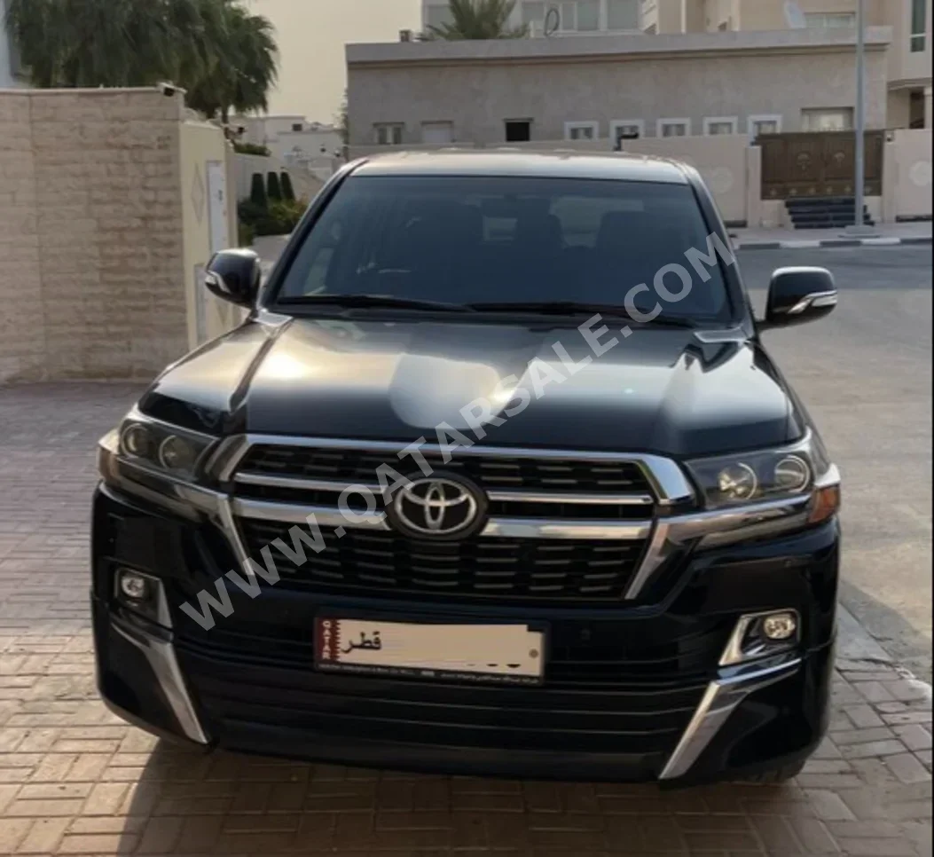 Toyota  Land Cruiser  GXR- Grand Touring  2021  Automatic  55,000 Km  8 Cylinder  Four Wheel Drive (4WD)  SUV  Black