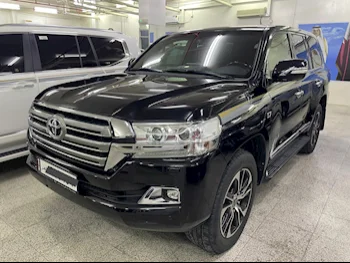 Toyota  Land Cruiser  VXR- Grand Touring S  2018  Automatic  144,000 Km  8 Cylinder  Four Wheel Drive (4WD)  SUV  Black