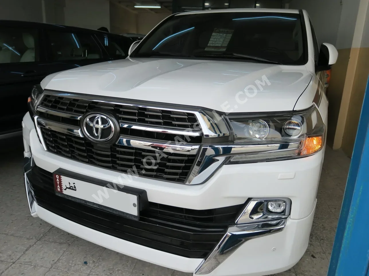 Toyota  Land Cruiser  GXR- Grand Touring  2021  Automatic  120,000 Km  8 Cylinder  Four Wheel Drive (4WD)  SUV  White