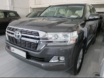 Toyota  Land Cruiser  GXR  2018  Automatic  214,000 Km  6 Cylinder  Four Wheel Drive (4WD)  SUV  Gray