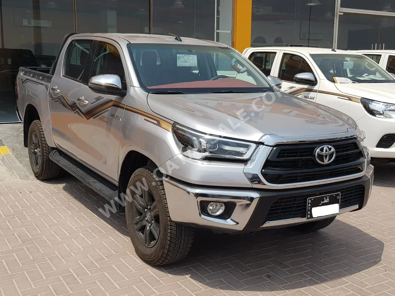 Toyota  Hilux  2024  Automatic  6,000 Km  4 Cylinder  Four Wheel Drive (4WD)  Pick Up  Silver  With Warranty