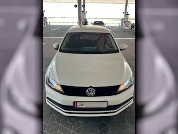 Volkswagen  Jetta  2017  Automatic  64,000 Km  4 Cylinder  Front Wheel Drive (FWD)  Sedan  White