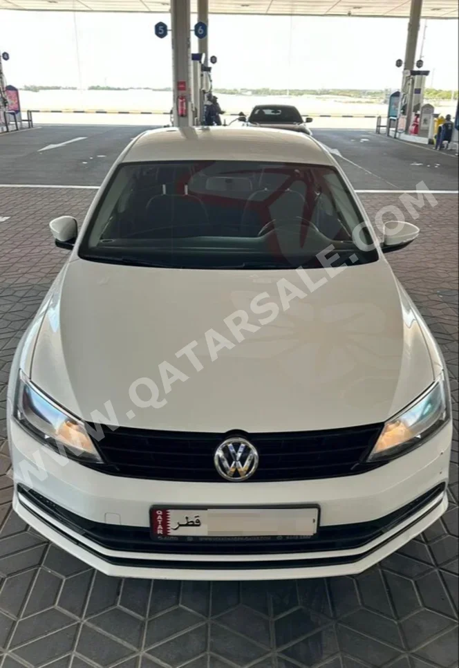 Volkswagen  Jetta  2017  Automatic  64,000 Km  4 Cylinder  Front Wheel Drive (FWD)  Sedan  White