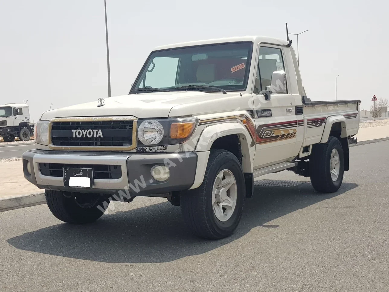 Toyota  Land Cruiser  LX  2019  Manual  186,000 Km  6 Cylinder  Four Wheel Drive (4WD)  Pick Up  White