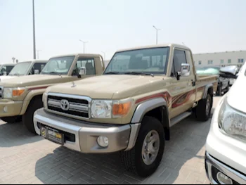 Toyota  Land Cruiser  LX  2012  Manual  247,000 Km  6 Cylinder  Four Wheel Drive (4WD)  Pick Up  Beige