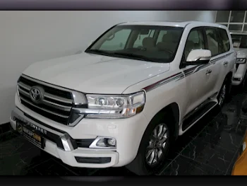 Toyota  Land Cruiser  GXR  2020  Automatic  167,000 Km  8 Cylinder  Four Wheel Drive (4WD)  SUV  White