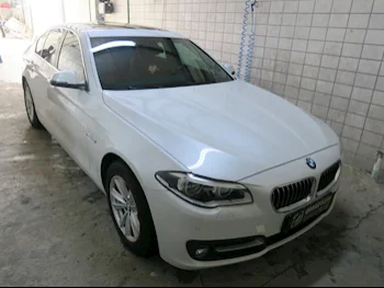 BMW  5-Series  520i  2015  Automatic  100٬000 Km  4 Cylinder  Rear Wheel Drive (RWD)  Sedan  White