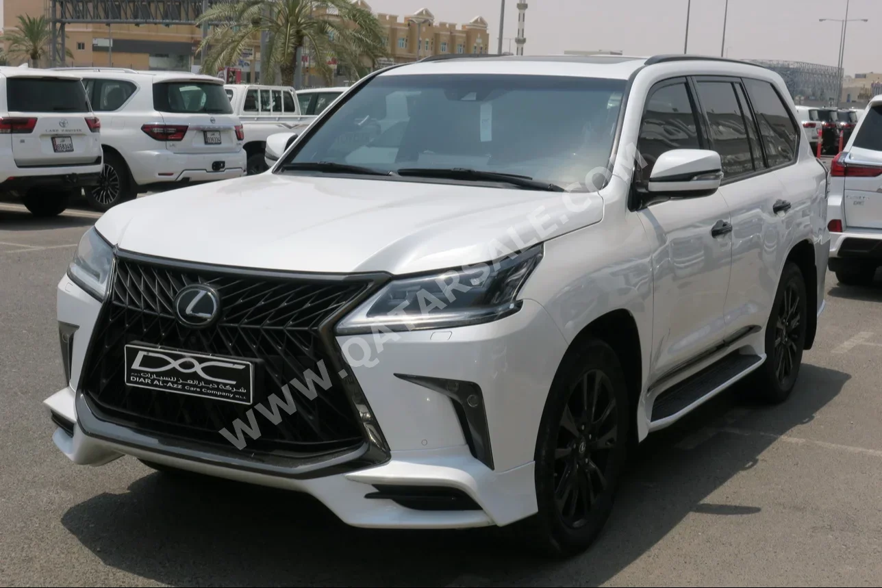 Lexus  LX  570 S Black Edition  2019  Automatic  165,000 Km  8 Cylinder  Four Wheel Drive (4WD)  SUV  White