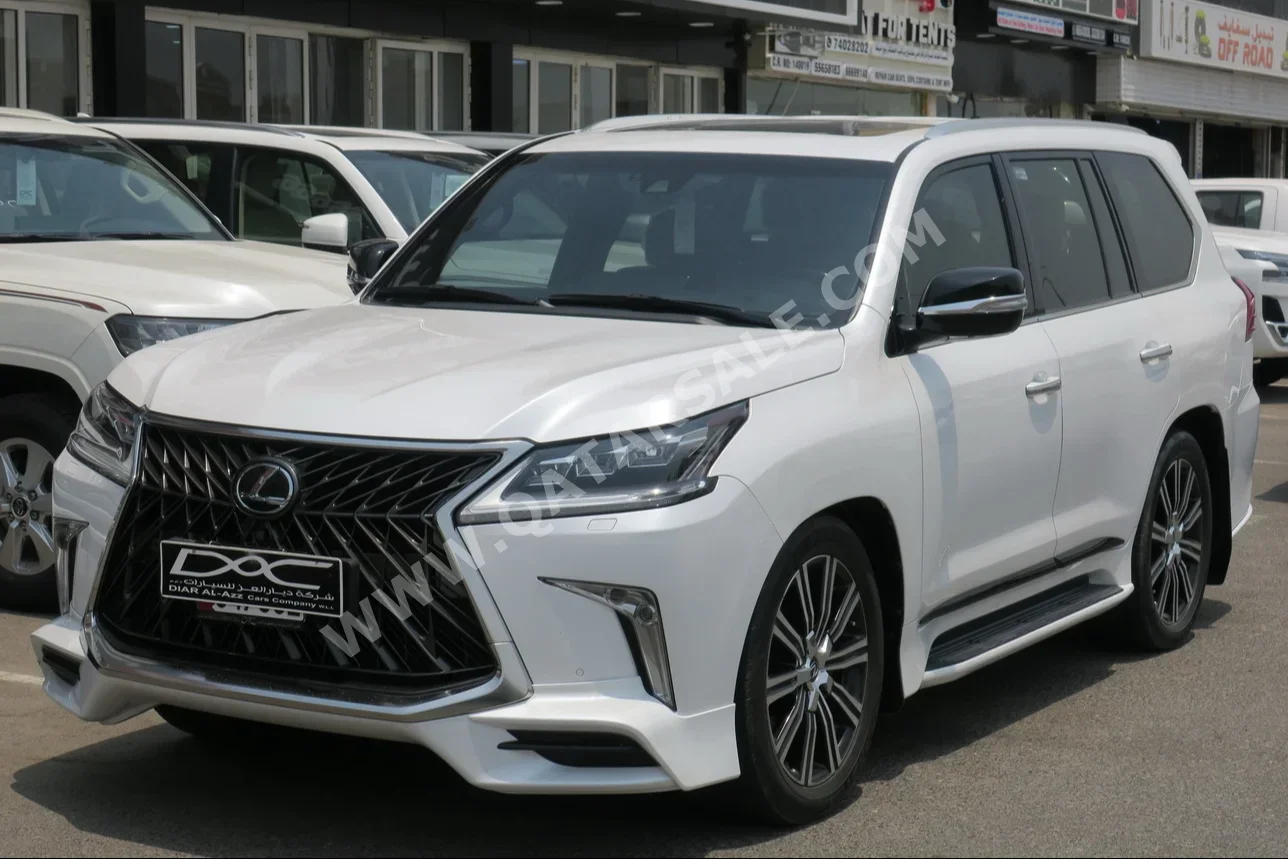 Lexus  LX  570  2018  Automatic  116,000 Km  8 Cylinder  Four Wheel Drive (4WD)  SUV  White