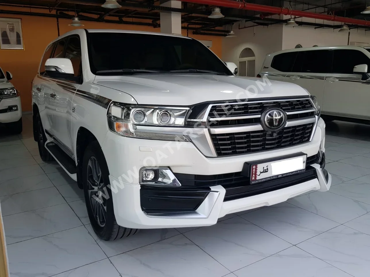 Toyota  Land Cruiser  VXR  2020  Automatic  142,000 Km  8 Cylinder  Four Wheel Drive (4WD)  SUV  White