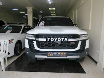  Toyota  Land Cruiser  GR Sport Twin Turbo  2023  Automatic  57,000 Km  6 Cylinder  Four Wheel Drive (4WD)  SUV  White  With Warranty